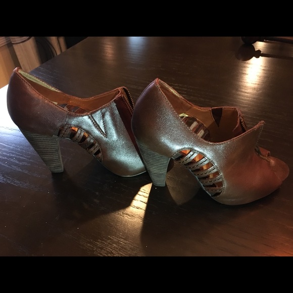 Seychelles Zip-up Bootie (Shoes) - Picture 2 of 6